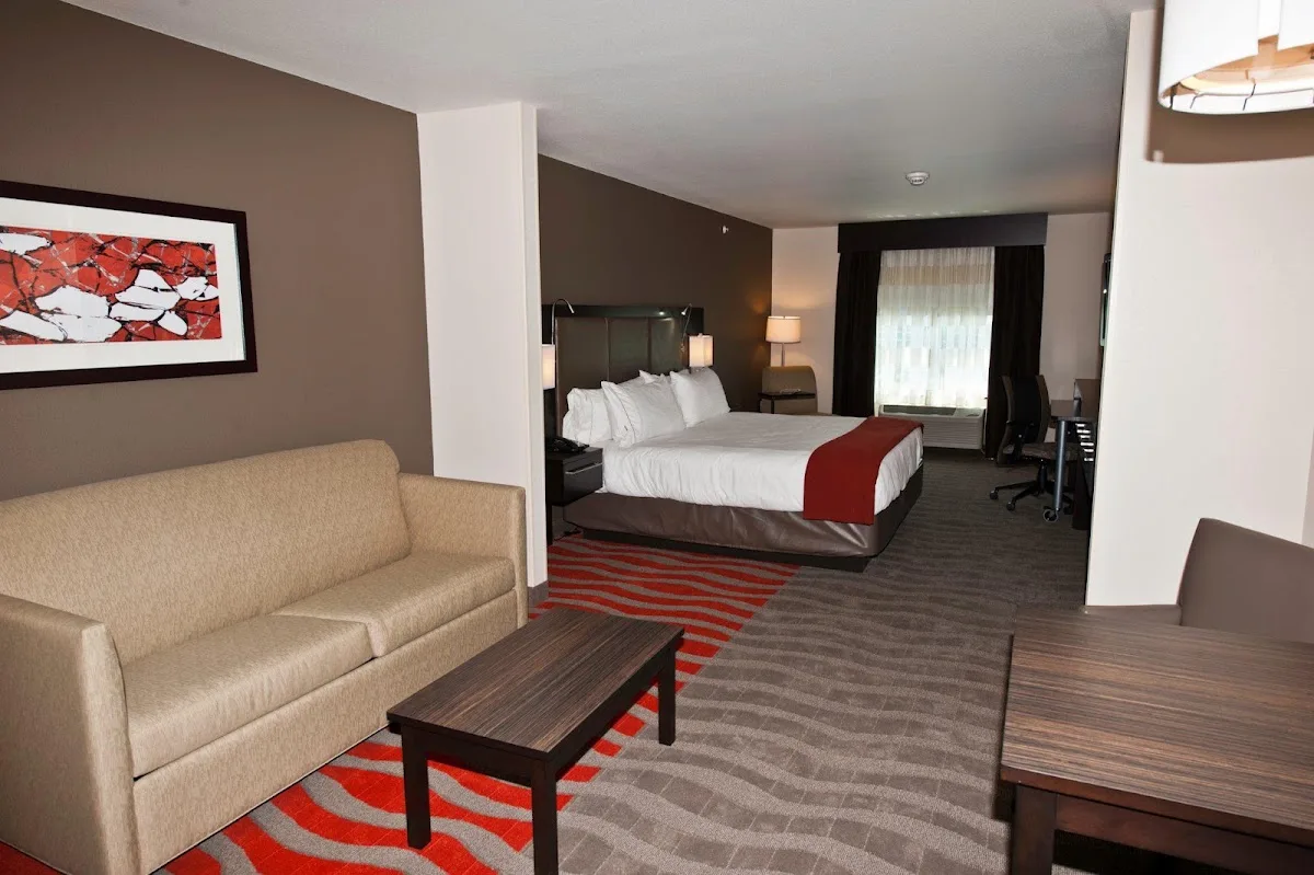 Holiday Inn Express & Suites Columbus - Easton Area by IHG 2