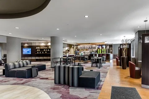 Courtyard by Marriott Columbus Easton 5