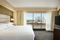 Lakeside setting in downtown Orlando