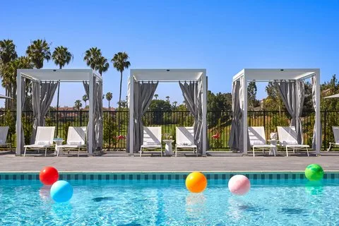 westdrift Manhattan Beach, Autograph Collection 4