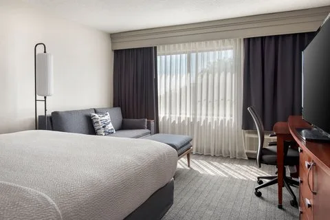 Courtyard by Marriott Philadelphia Plymouth Meeting 2