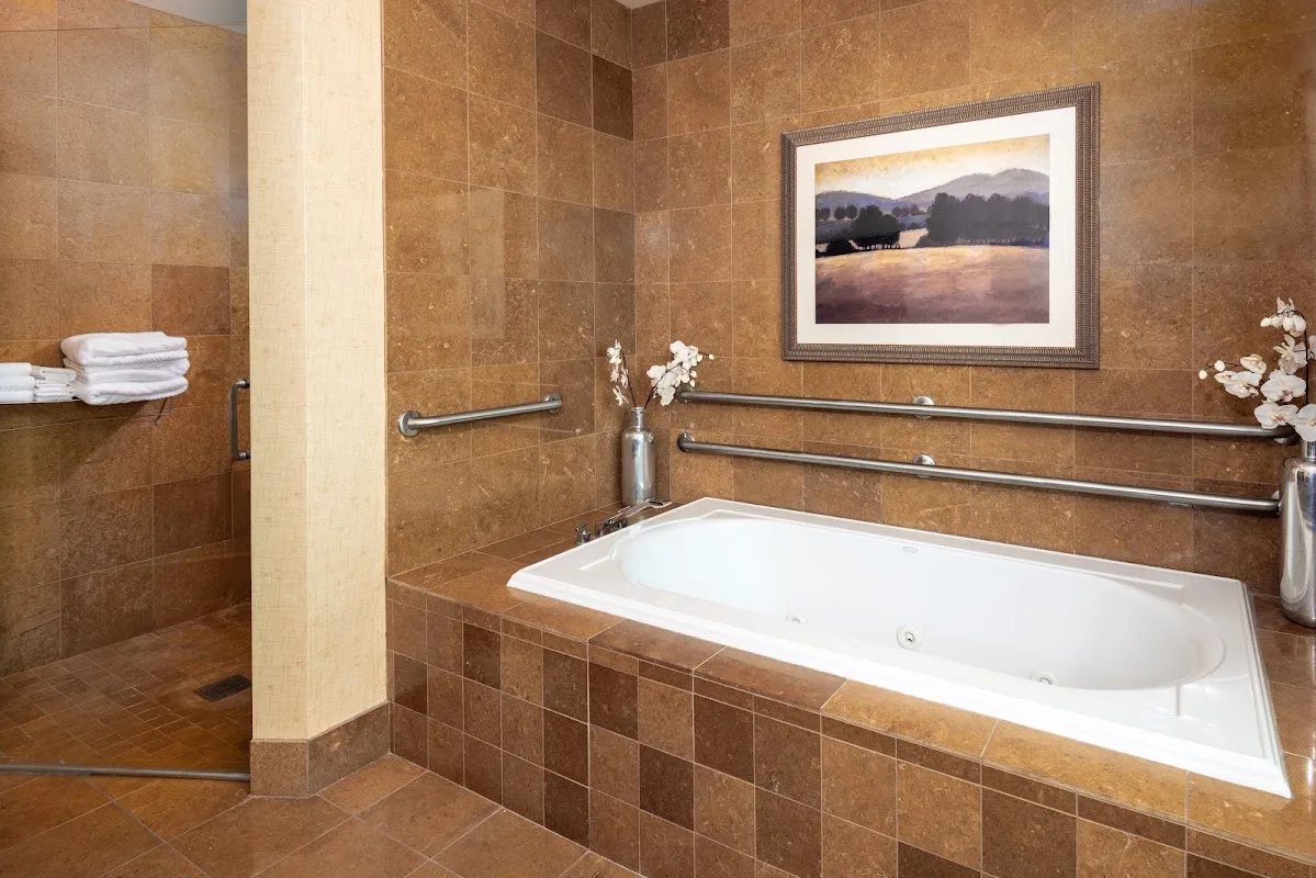Embassy Suites by Hilton Omaha La Vista Hotel & Conference Center 4