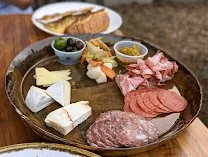 Distinctive New American menu with standout sandwiches and pizzas