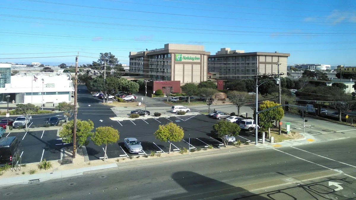 Four Points by Sheraton Hotel & Suites San Francisco Airport 5