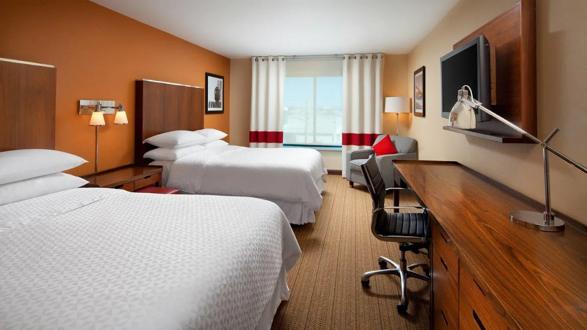 Four Points by Sheraton Hotel & Suites San Francisco Airport 2