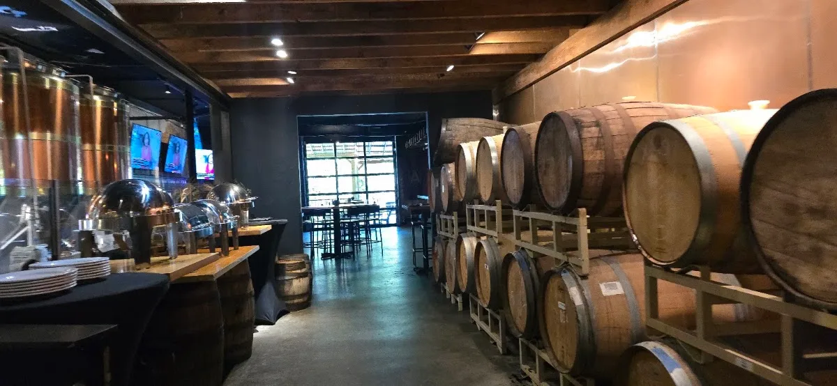 Max Lager's Wood-Fired Grill & Brewery 3