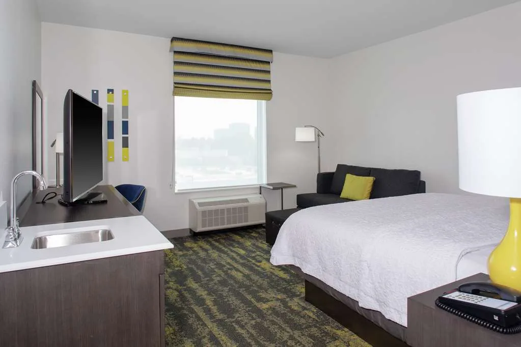 Hampton Inn & Suites Irvine-Orange County Airport 2