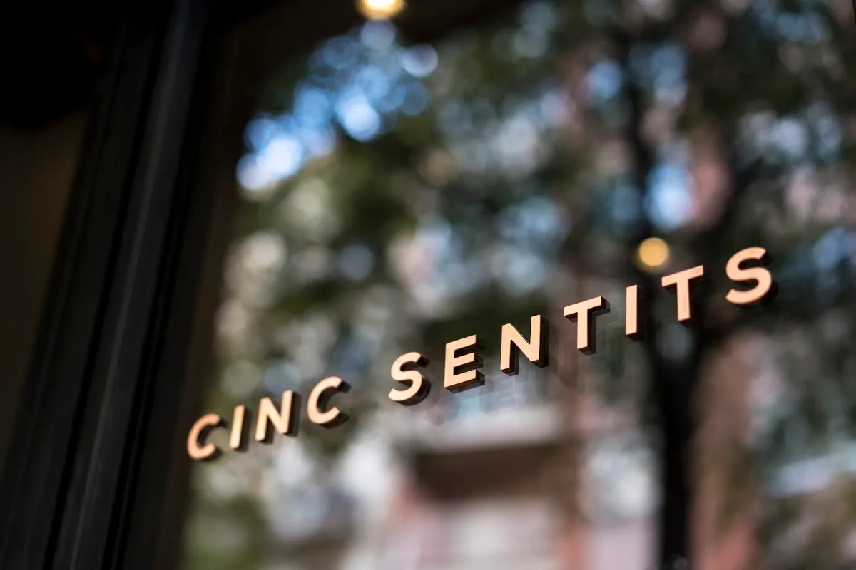 Cinc Sentits 4