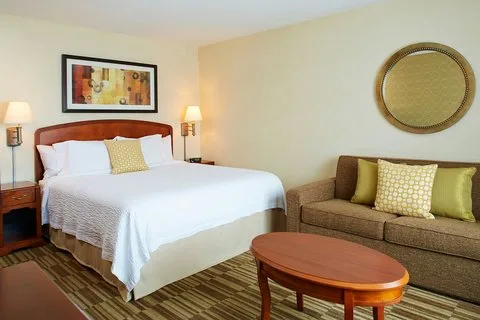 Courtyard by Marriott Boston Woburn/Boston North 2