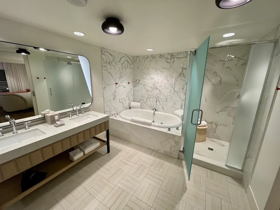 Virgin Hotels Las Vegas, Curio Collection by Hilton 5