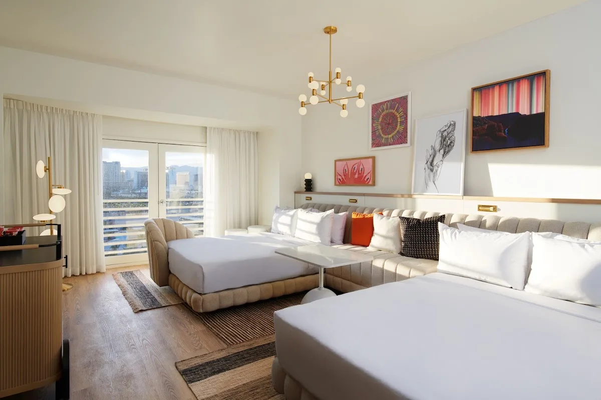Virgin Hotels Las Vegas, Curio Collection by Hilton 3