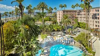 Gorgeous outdoor pool and spa facilities