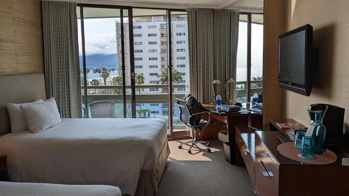Fairmont Miramar Hotel & Bungalows 2
