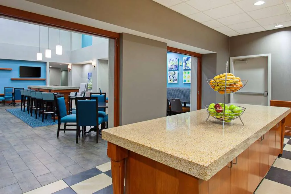 Hampton Inn & Suites Clovis-Airport North 5