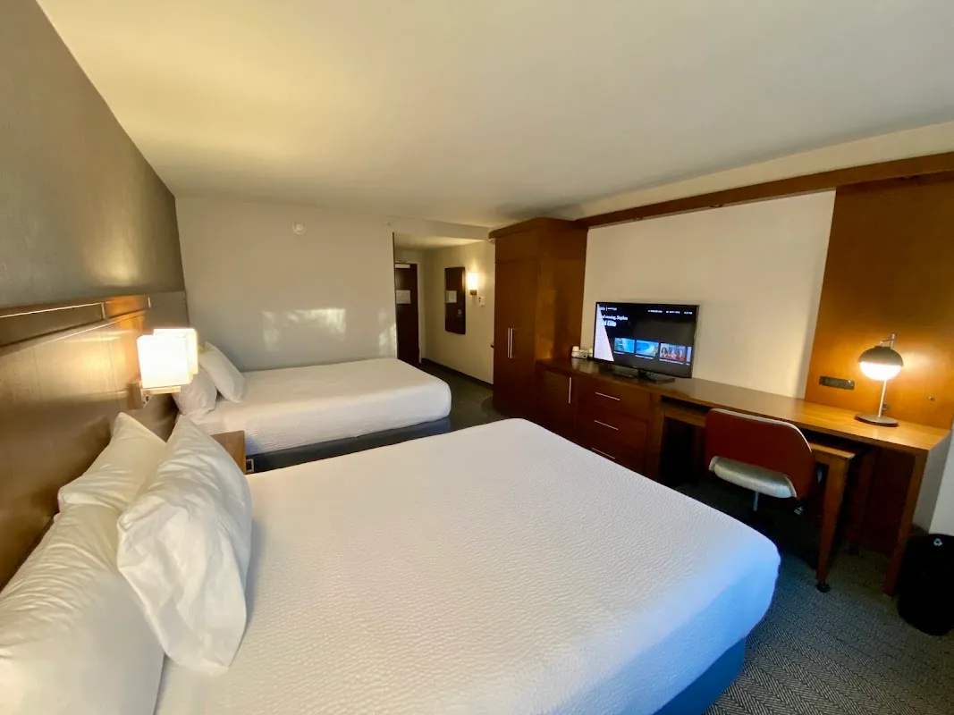 Courtyard by Marriott Los Angeles Woodland Hills 5