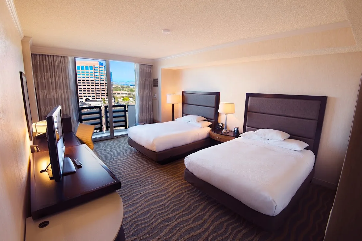 DoubleTree by Hilton Hotel San Diego - Mission Valley 3