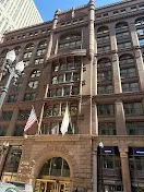 Landmark building near key Chicago attractions