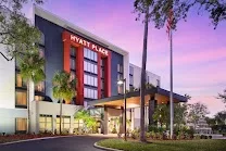 Close proximity to Tampa airport with free shuttle service