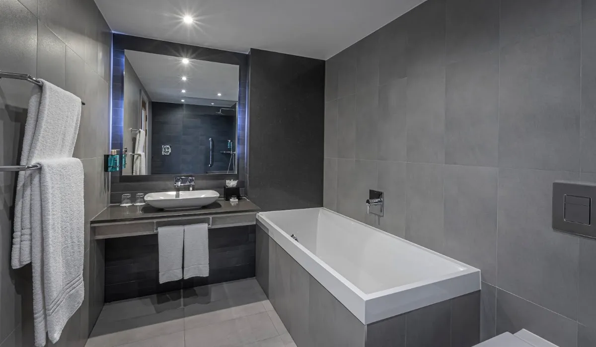 Clayton Hotel Birmingham 3