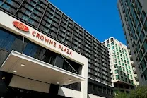 Central city centre location near the arena and shopping