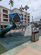 Proximity to Disney parks with free shuttle service