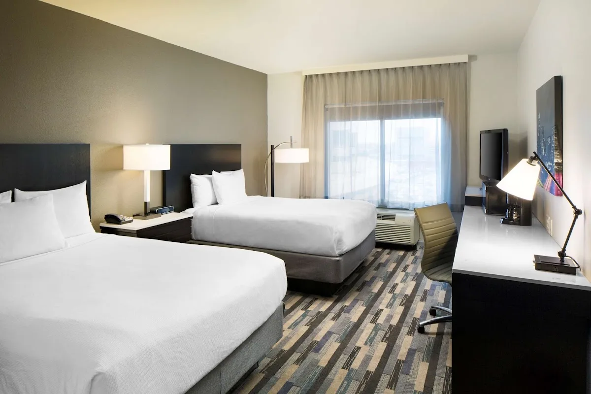 Hyatt House Charlotte/Center City 2