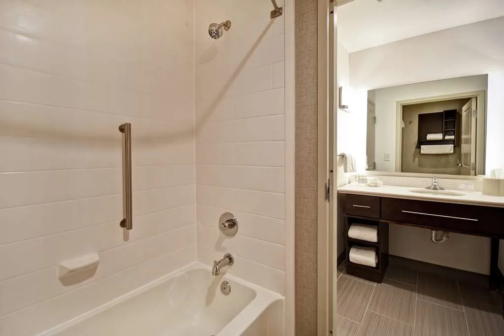 Homewood Suites by Hilton Novi Detroit 4