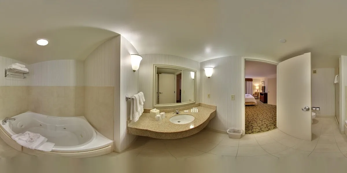 Hilton Garden Inn Virginia Beach Town Center 5