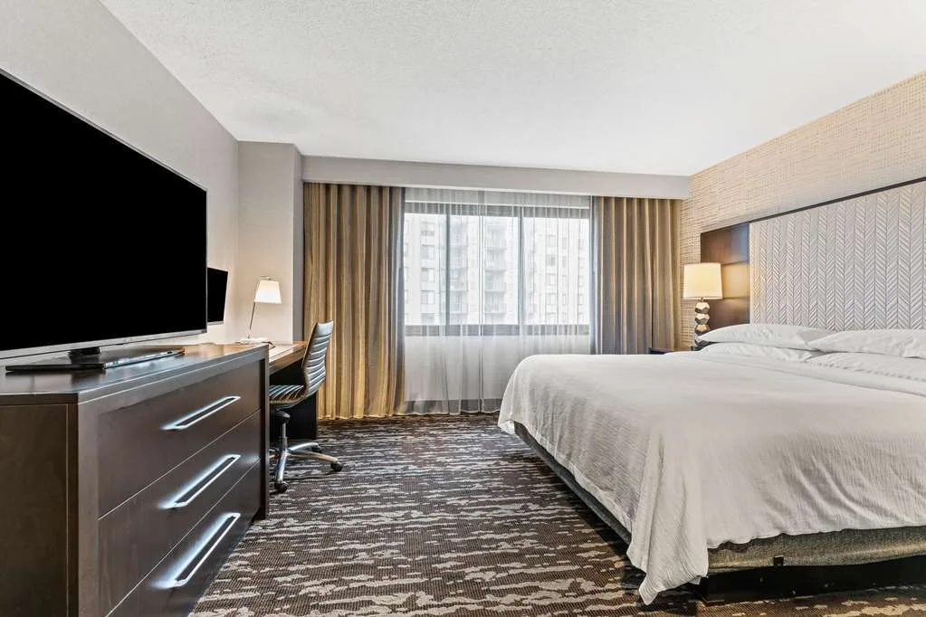 Embassy Suites by Hilton Crystal City National Airport 5