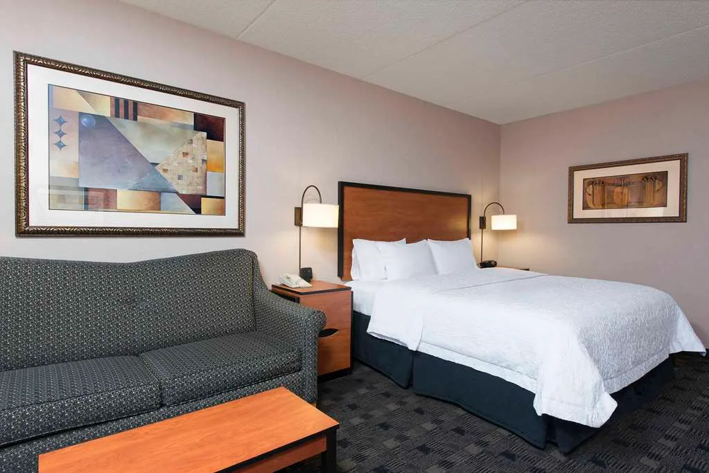 Hampton Inn & Suites Indianapolis-Fishers 2