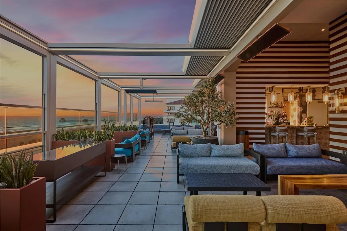 The Waterfront Beach Resort, a Hilton Hotel 5