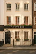 Intimate Regency townhouse setting