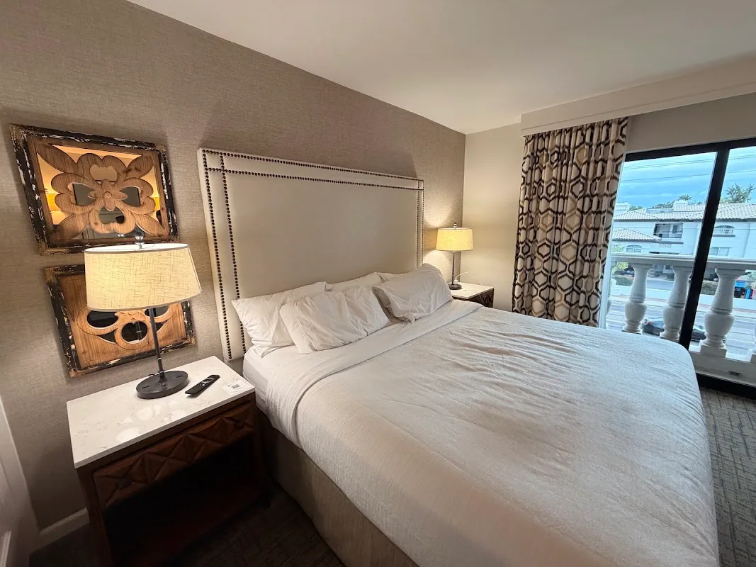 Embassy Suites by Hilton Scottsdale Resort 3