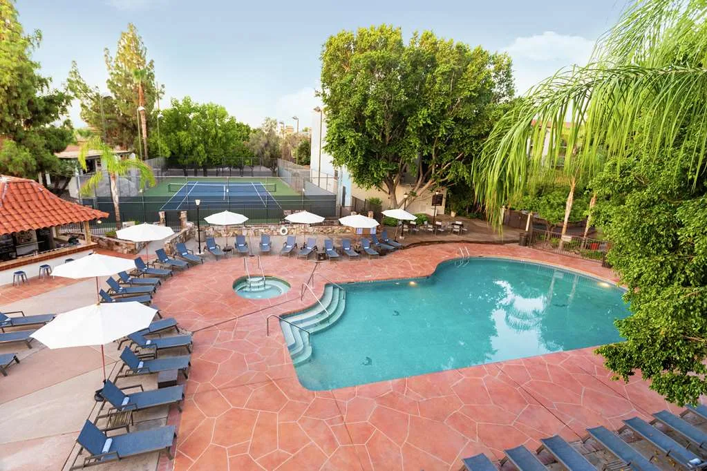 Embassy Suites by Hilton Scottsdale Resort 4