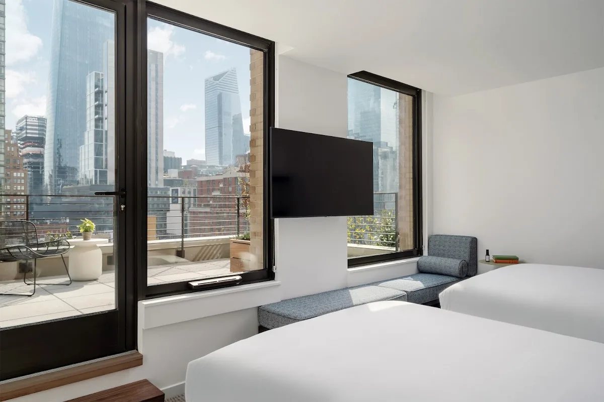 Arlo Midtown 3