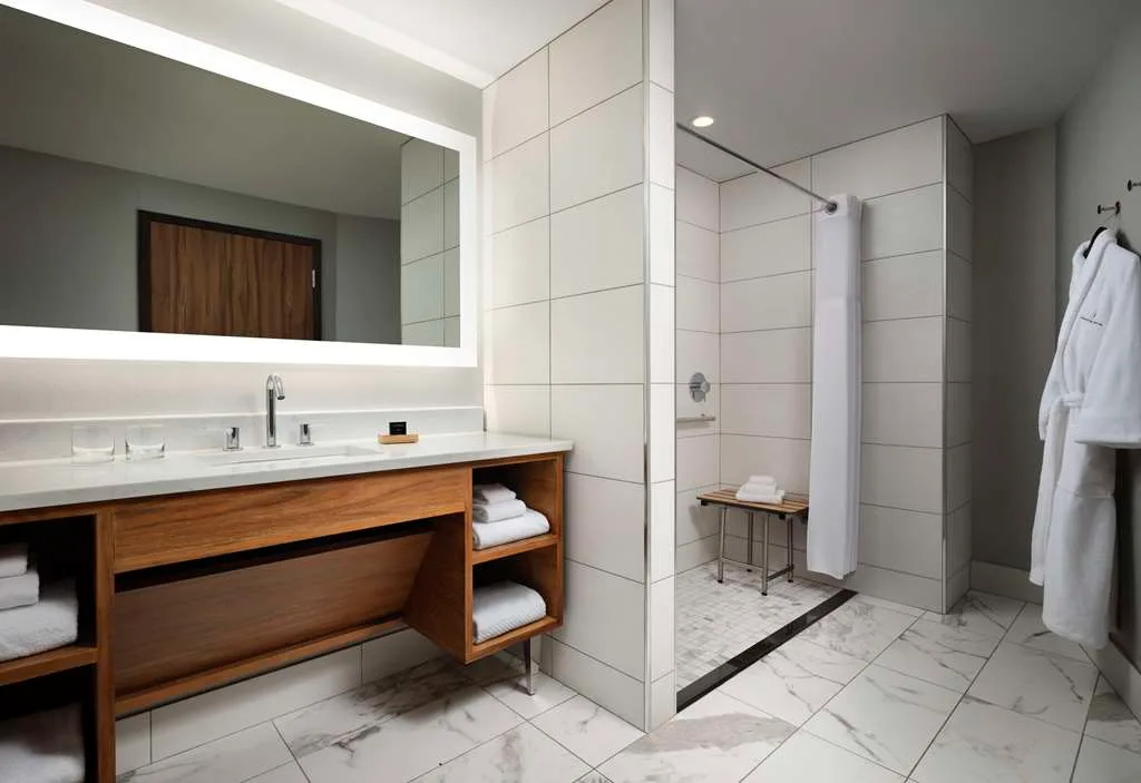 The Charter Hotel Seattle, Curio Collection by Hilton 3