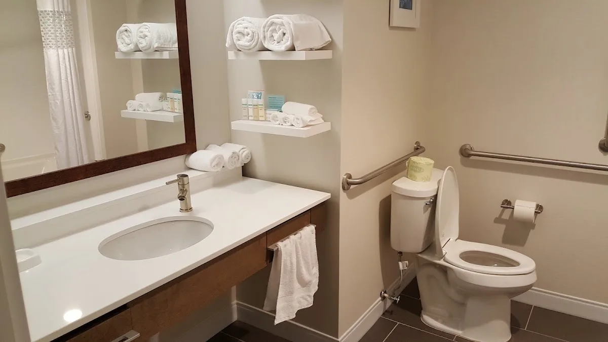 Hampton Inn & Suites Cincinnati-Mason 4