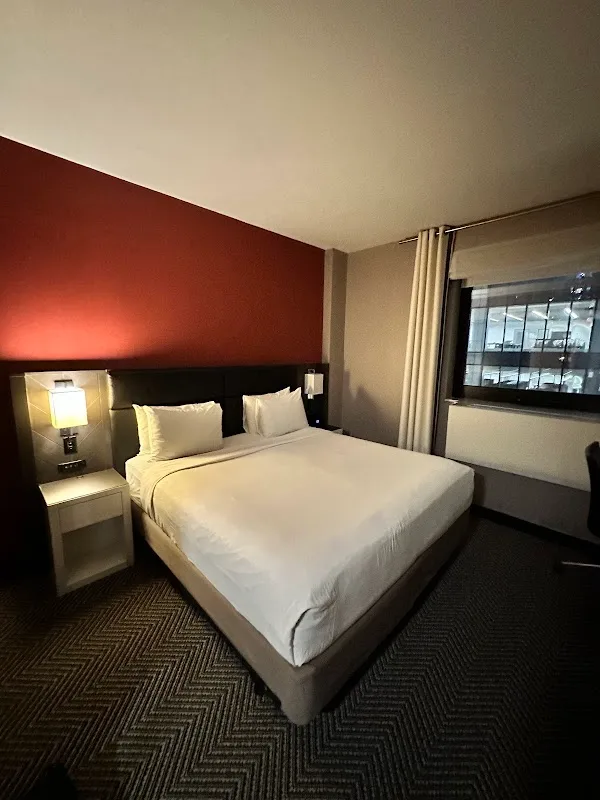 Four Points by Sheraton Manhattan Midtown West 5