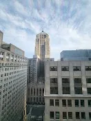 Central Loop location near major business hubs