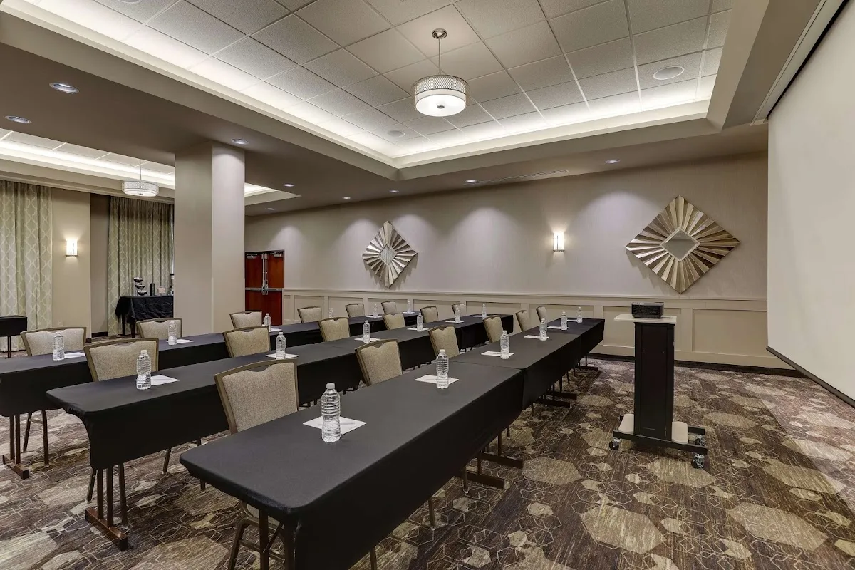Drury Inn & Suites Cincinnati Northeast Mason 5