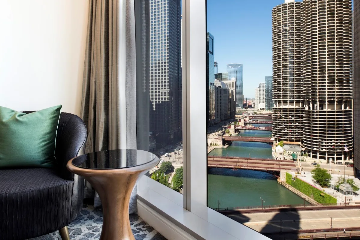 LondonHouse Chicago, Curio Collection by Hilton 2