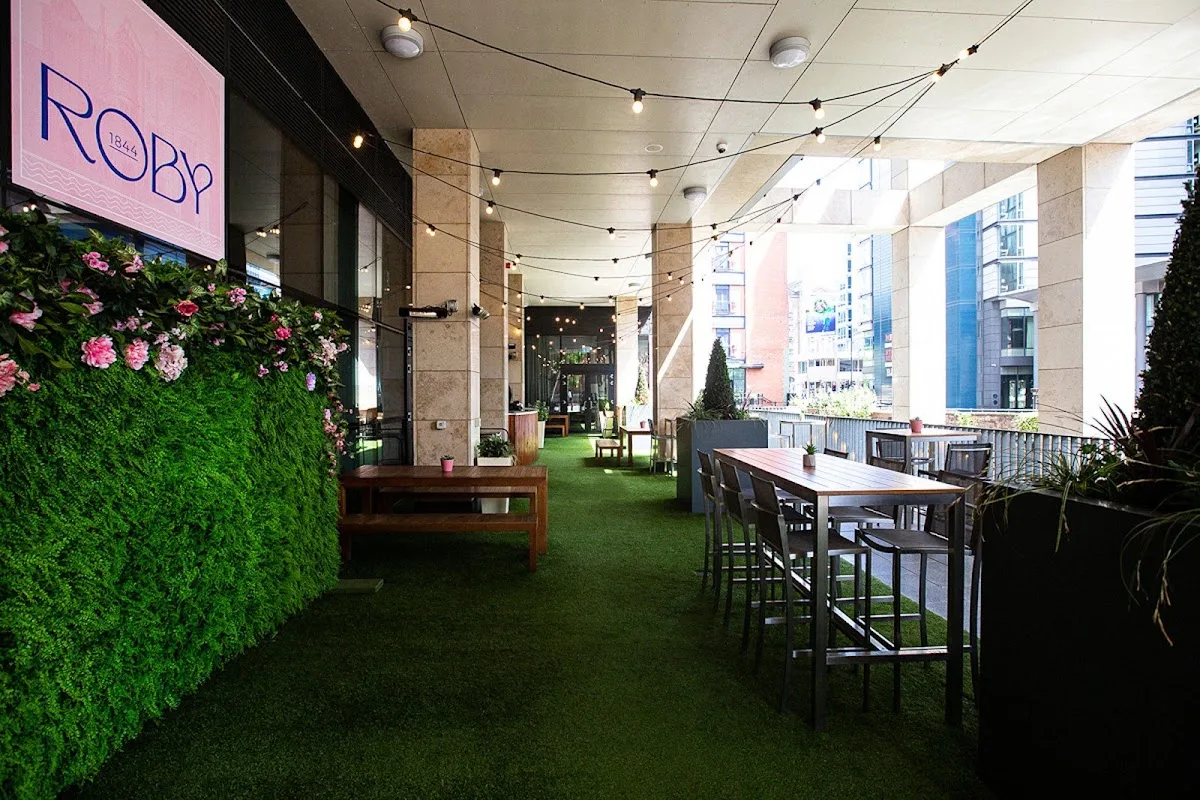 Holiday Inn Manchester - City Centre by IHG 5