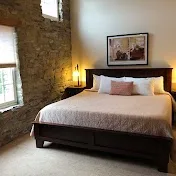 52 uniquely decorated guestrooms