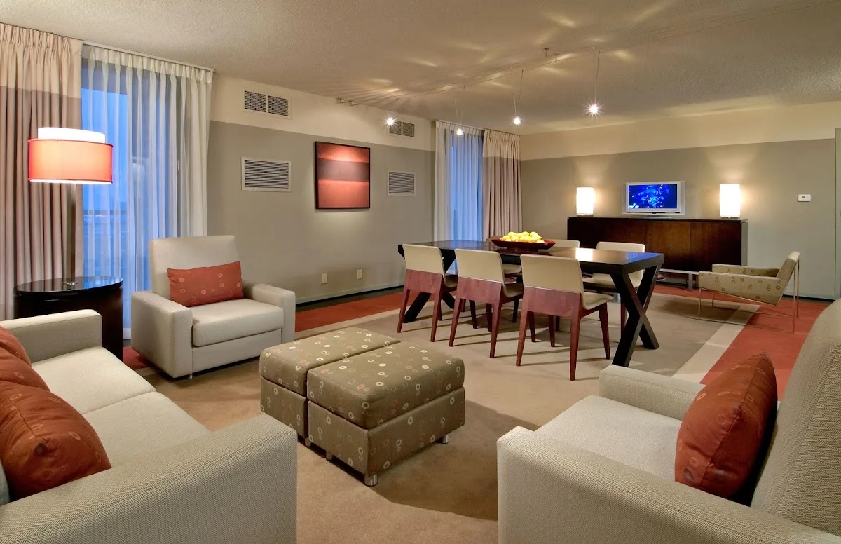 Crowne Plaza Chicago West Loop by IHG 5