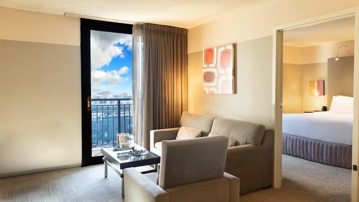 Crowne Plaza Chicago West Loop by IHG 2