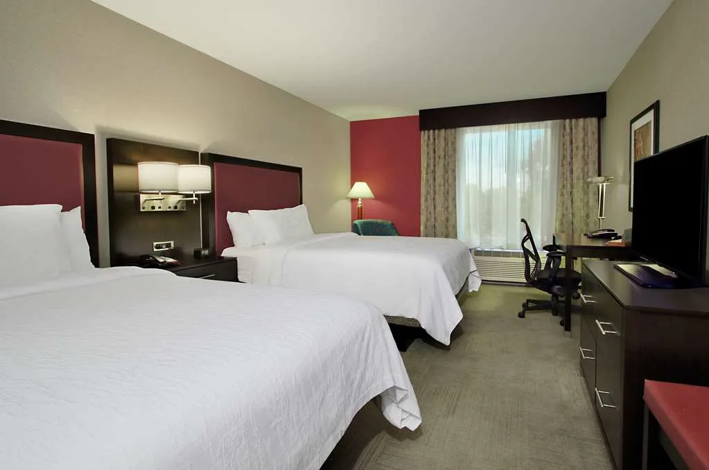 Hilton Garden Inn Sonoma County Airport 2