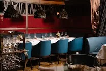 Intimate and cozy dining environment