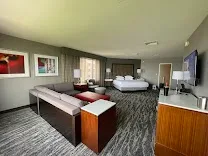 Rooms with direct views of the Gateway Arch