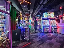 High-energy arcade with diverse games