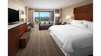 Signature Westin Heavenly Bed and thoughtful room amenities